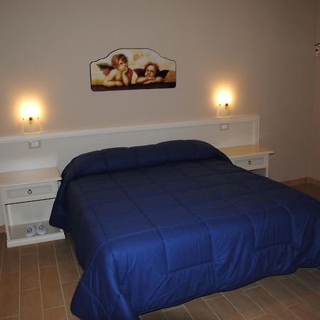 La Chioccia Hotel Valmontone Luaran gambar