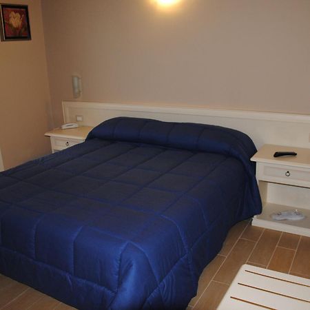 La Chioccia Hotel Valmontone Luaran gambar