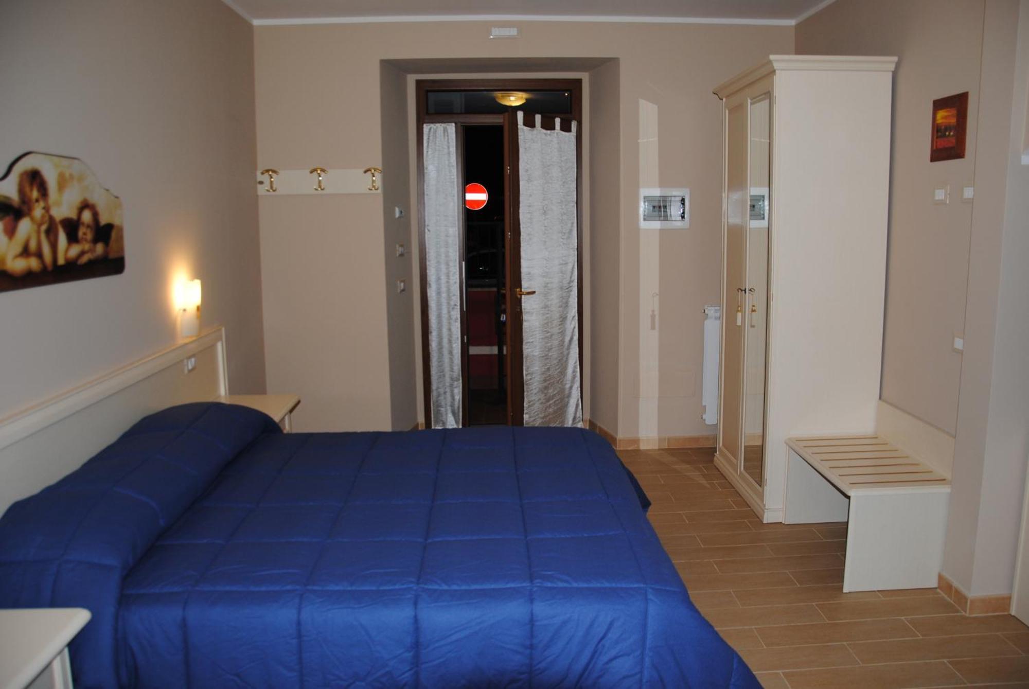 La Chioccia Hotel Valmontone Luaran gambar