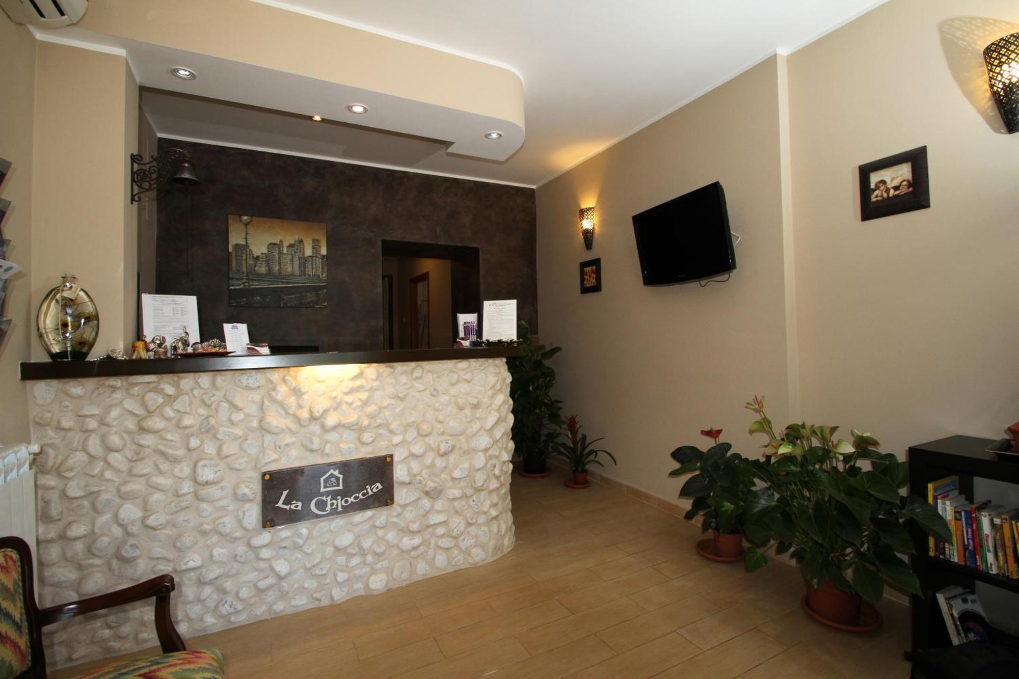La Chioccia Hotel Valmontone Luaran gambar