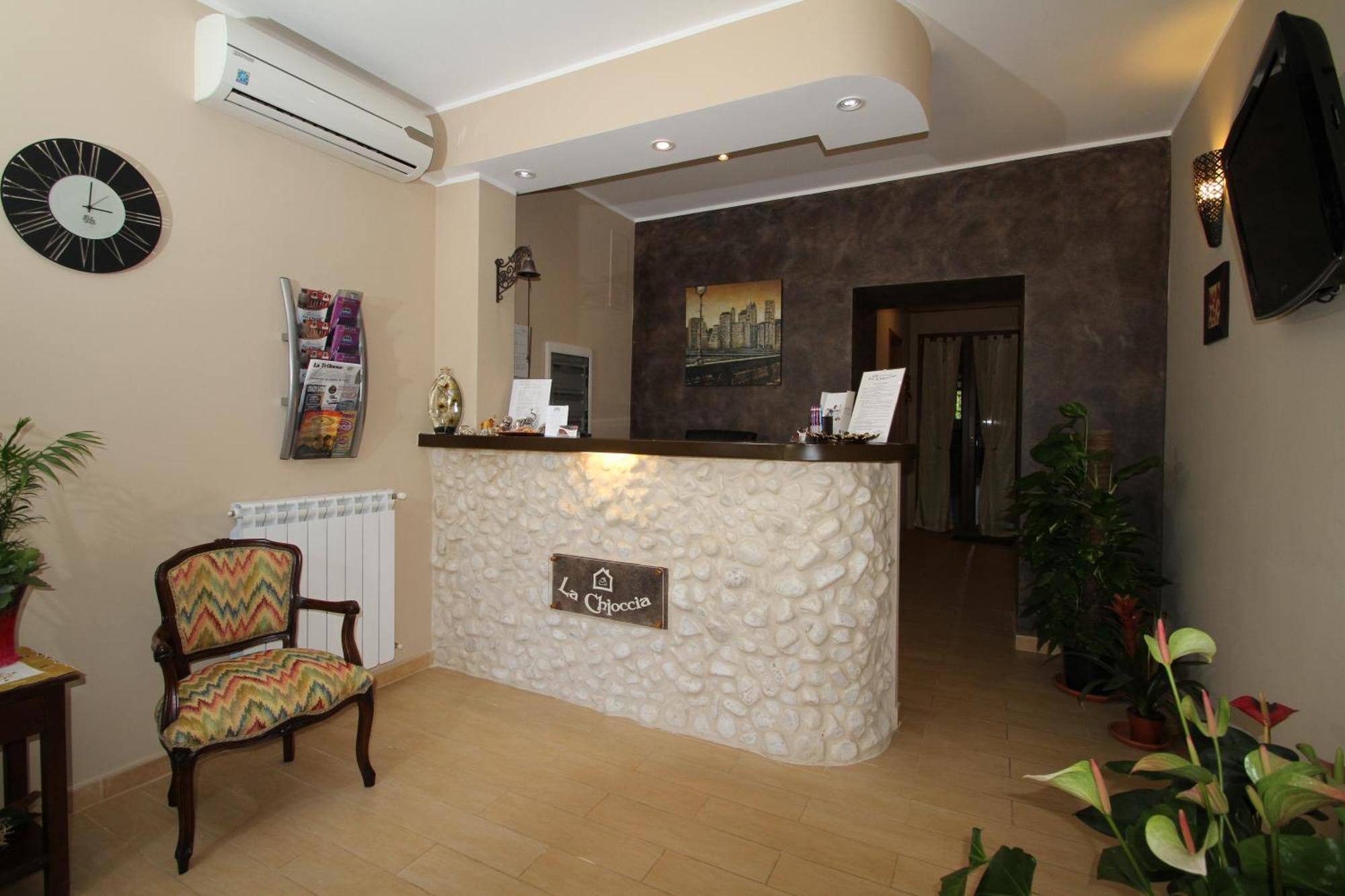 La Chioccia Hotel Valmontone Luaran gambar